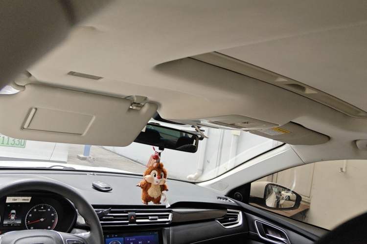 Used Roewe i5 2019 1.5L Automatic 4G Connected Langyue Edition Headliner