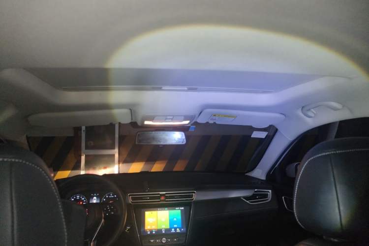 Used Roewe i5 2019 1.5L Automatic 4G Connected Langhao Edition Headliner