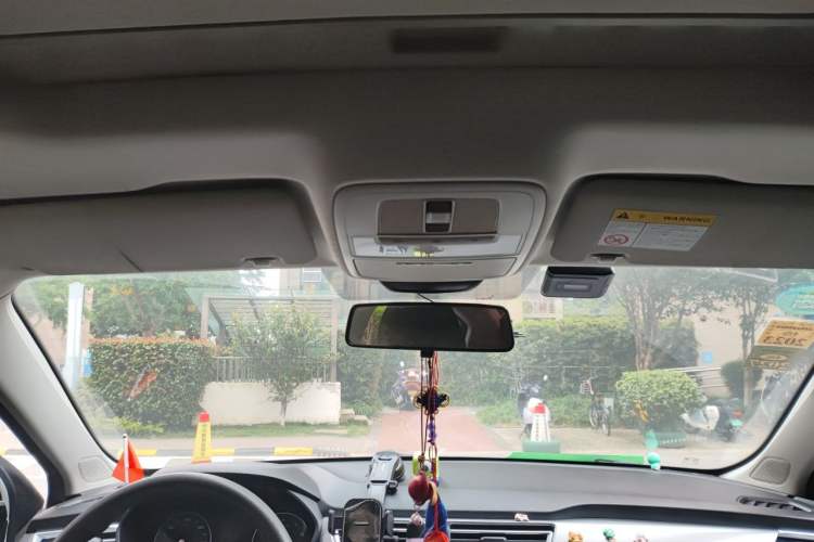 Used Roewe i5 2019 1.5L Automatic 4G Connected Langyue Edition Headliner