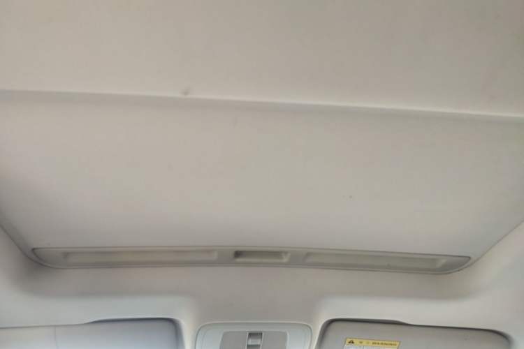 Used Roewe i5 2019 1.5L Automatic 4G Connected Langhao Edition Headliner