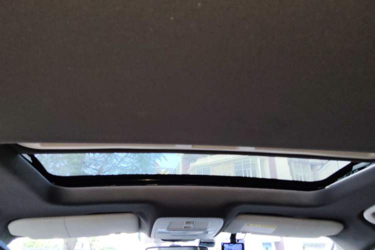 Used Roewe i5 2019 1.5L Automatic 4G Connected Langhao Edition Headliner