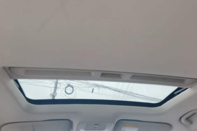 Used Roewe i5 2019 1.5L Automatic 4G Connected Langhao Edition Headliner