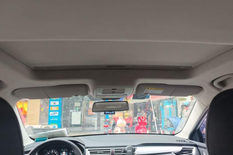 Used Roewe i5 2019 1.5L Automatic 4G Connected Langhao Edition Headliner