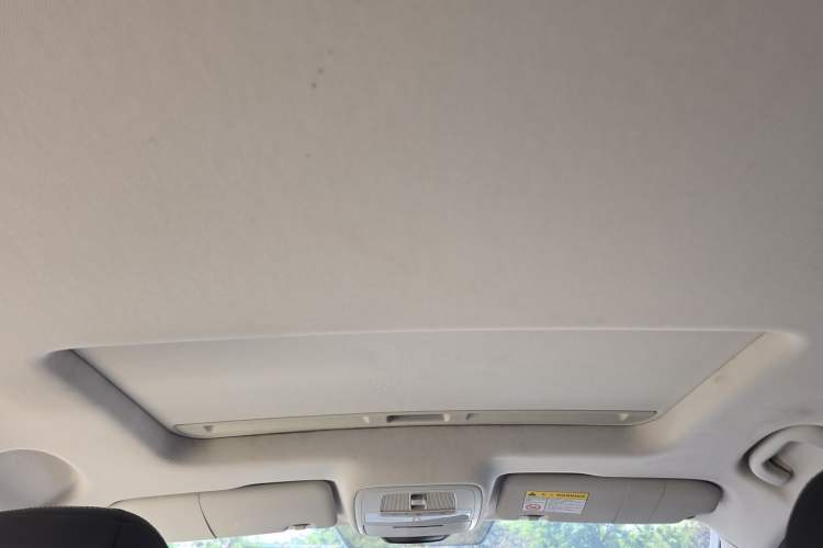 Used Roewe i5 2019 1.5L Automatic 4G Connected Linghao Edition Headliner
