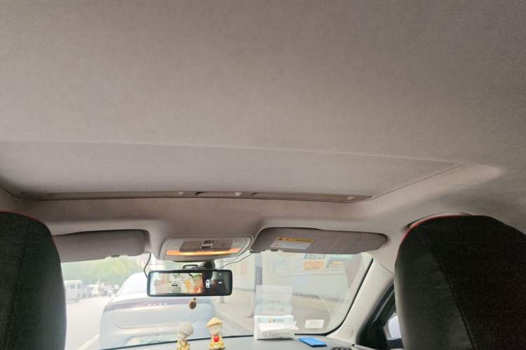 Used Roewe i5 2019 1.5L Automatic 4G Connected Langyue Edition Headliner