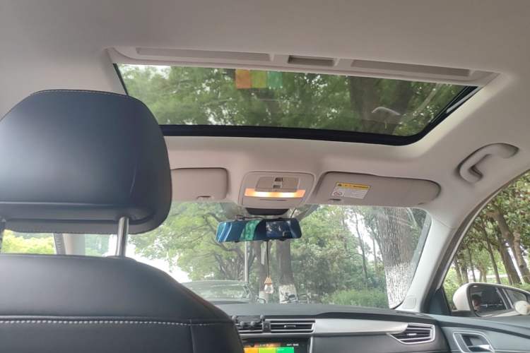 Used Roewe i5 2019 1.5L Automatic 4G Connected Langhao Edition Headliner