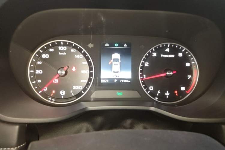 Used Roewe i5 2019 1.5L Automatic 4G Connected Linghao Edition Instrument Cluster