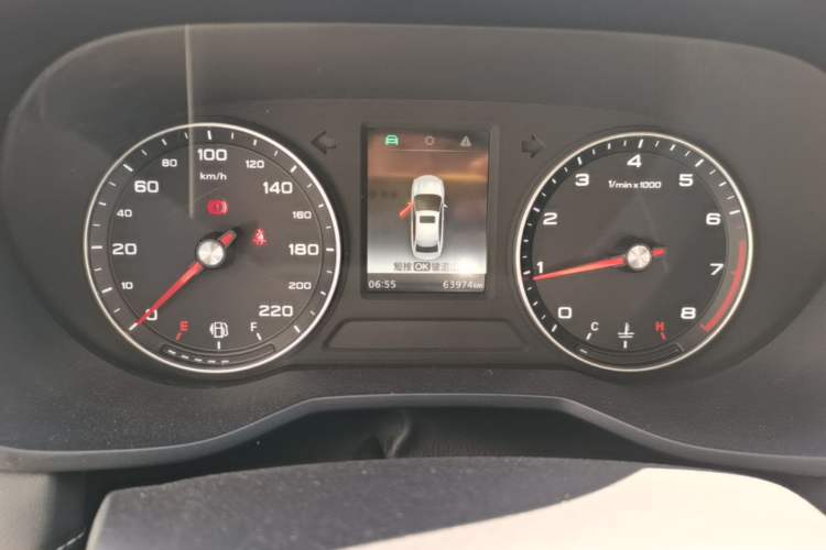 Used Roewe i5 2019 1.5L Manual 4G Connect Leehao Flagship Edition Instrument Cluster