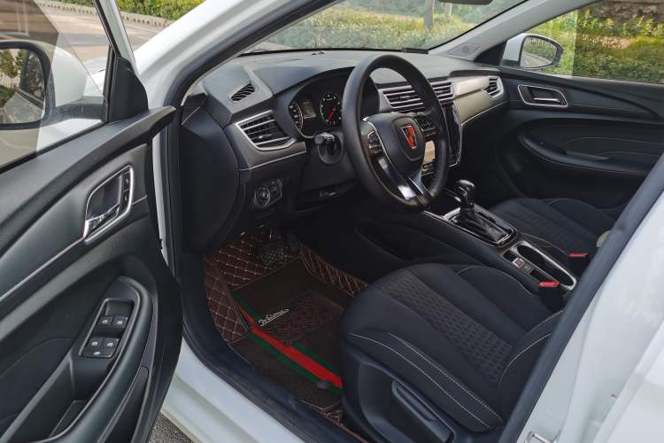 Used Roewe i5 2019 1.5L Automatic 4G Connected Linghao Edition Interior 1
