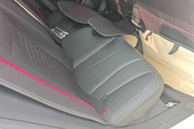 Used Roewe i5 2019 20T Automatic 4G Connected Supercharged Flagship Edition Interior 1