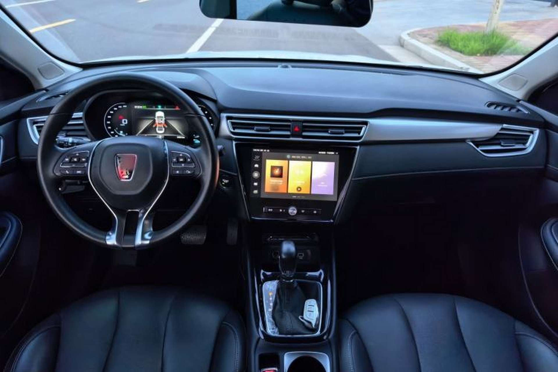 Used Roewe i5 2019 20T Automatic Intelligent Connectivity Super-Power Supreme Edition Interior 1
