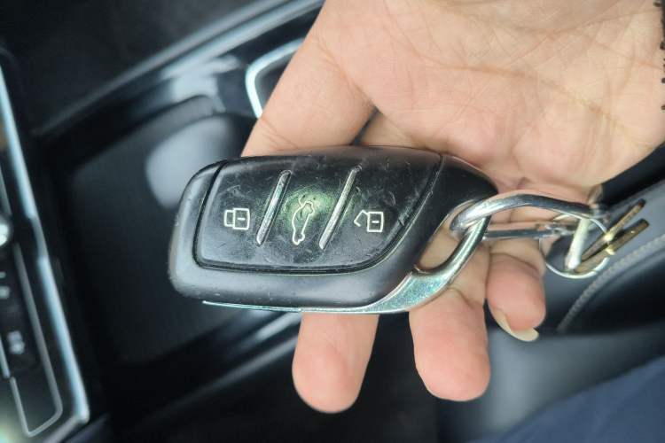 Used Roewe i5 2019 1.5L Automatic 4G Connected Linghao Edition Interior 1