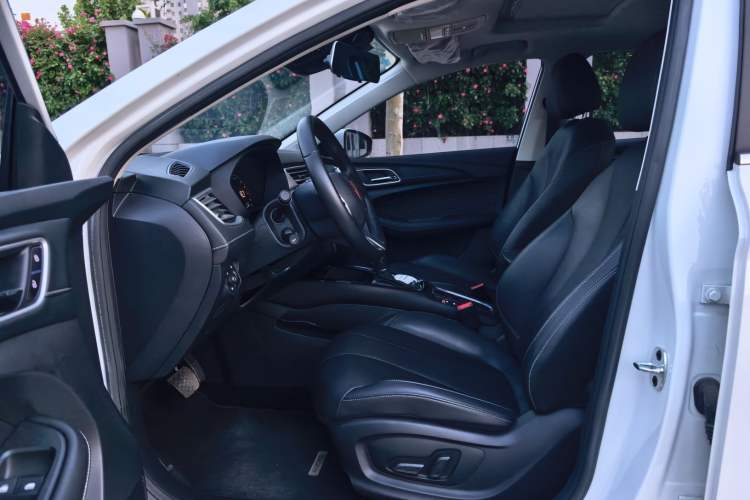 Used Roewe i5 2019 20T Automatic Intelligent Connectivity Super-Power Supreme Edition Interior 2