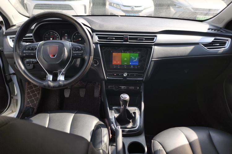 Used Roewe i5 2019 1.5L Manual 4G Connect Leehao Flagship Edition Interior 2