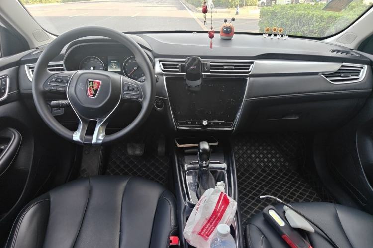 Used Roewe i5 2019 1.5L Automatic 4G Connected Langhao Edition Interior 2