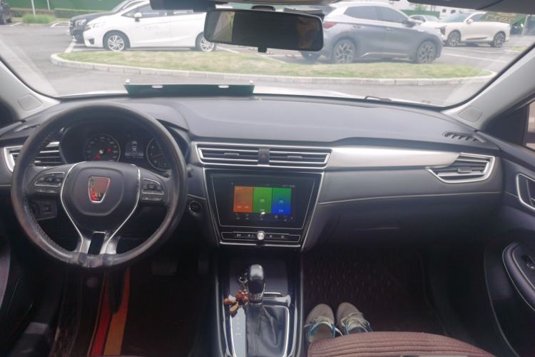Used Roewe i5 2019 1.5L Automatic 4G Connected Langyue Edition Interior 2