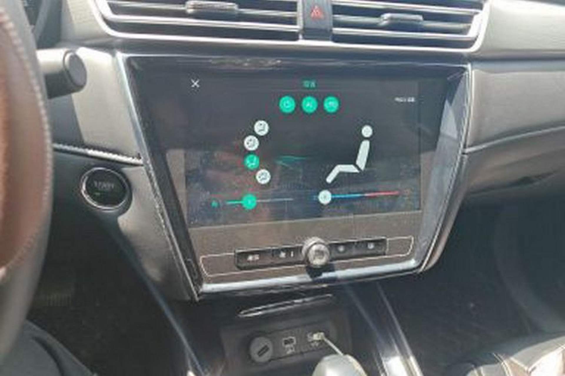 Used Roewe i5 2019 1.5L Automatic 4G Connected Langhao Edition Interior 2