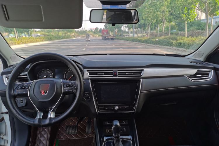 Used Roewe i5 2019 1.5L Automatic 4G Connected Linghao Edition Interior 3
