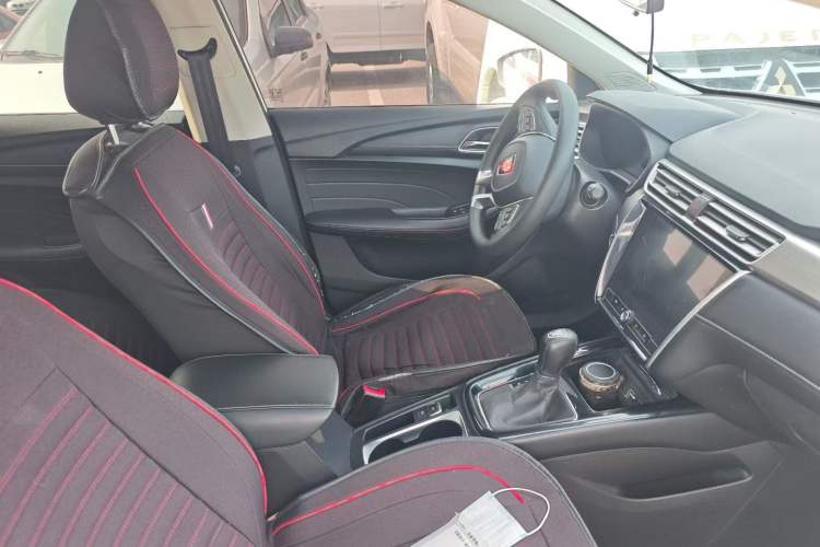Used Roewe i5 2019 20T Automatic 4G Connected Supercharged Flagship Edition Interior 3
