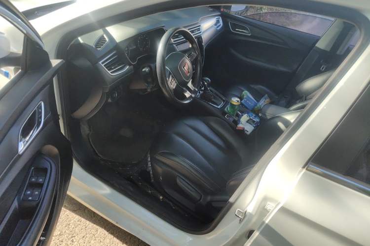 Used Roewe i5 2019 1.5L Automatic 4G Connected Linghao Flagship Edition Interior 3