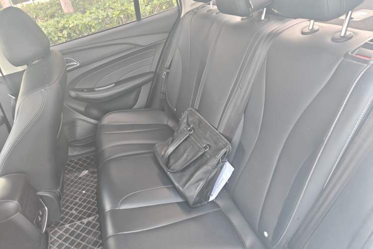 Used Roewe i5 2019 1.5L Automatic 4G Connected Langhao Edition Interior 4