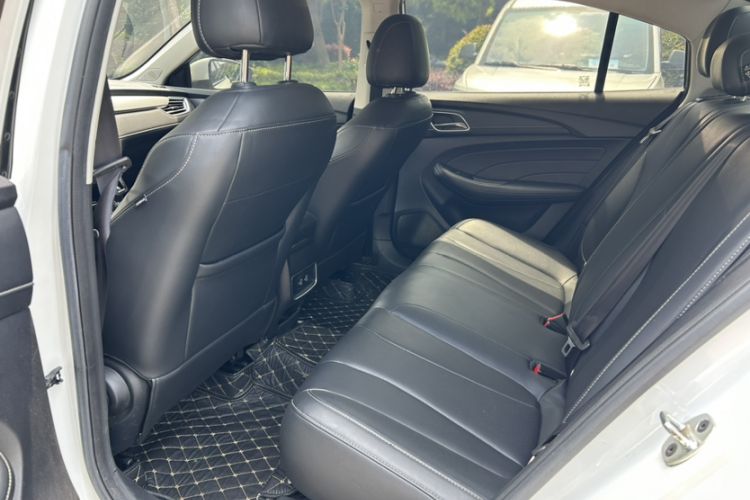 Used Roewe i5 2019 1.5L Automatic 4G Connected Langhao Edition Interior 4