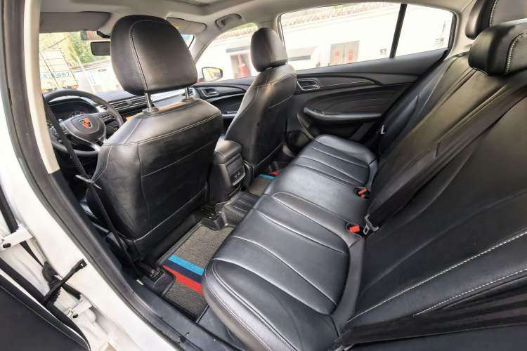 Used Roewe i5 2019 1.5L Automatic 4G Connected Linghao Edition Interior 4