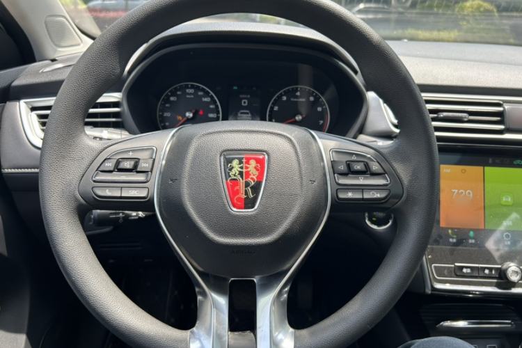 Used Roewe i5 2019 1.5L Automatic 4G Connected Langhao Edition Interior 6