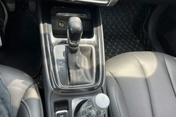 Used Roewe i5 2019 1.5L Automatic 4G Connected Langhao Edition Interior 8