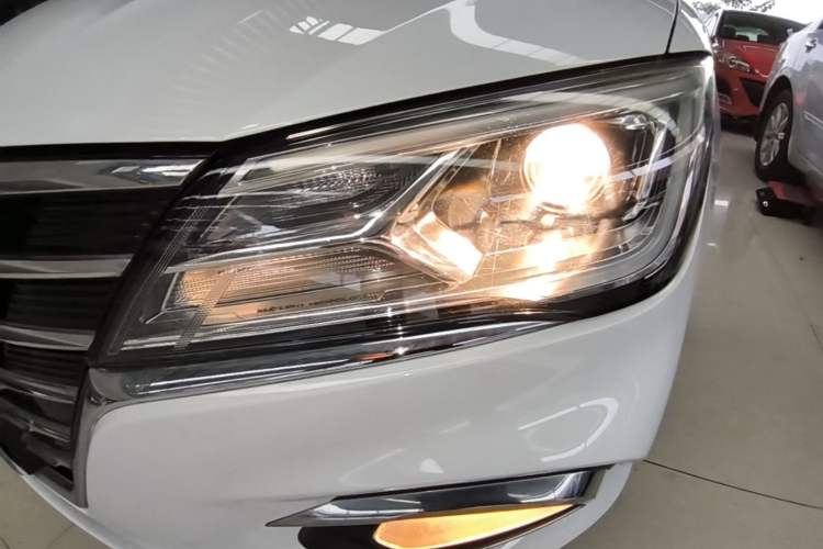 Used Roewe i5 2019 1.5L Manual 4G Connectable Langhao Edition Left Front Headlight