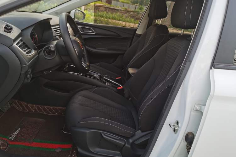 Used Roewe i5 2019 1.5L Automatic 4G Connected Linghao Edition Left Front Seat