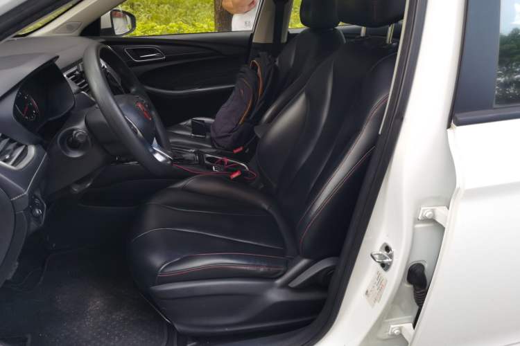 Used Roewe i5 2019 1.5L Automatic 4G Connected Langyue Edition Left Front Seat
