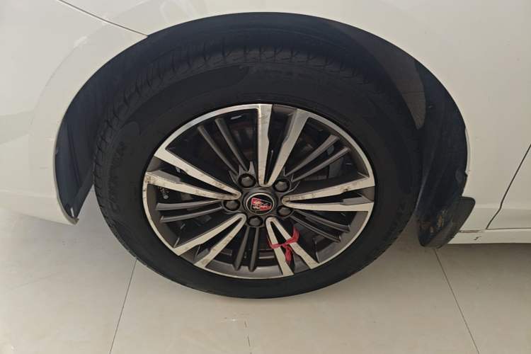 Used Roewe i5 2019 1.5L Automatic 4G Connected Langhao Edition Left Front Wheel Hub