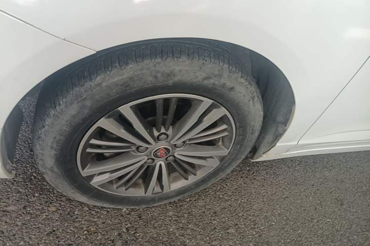 Used Roewe i5 2019 1.5L Automatic 4G Connected Langhao Edition Left Front Wheel Hub