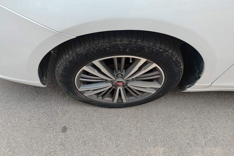 Used Roewe i5 2019 1.5L Automatic 4G Connected Langhao Edition Left Front Wheel Hub