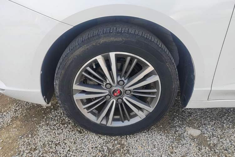 Used Roewe i5 2019 1.5L Automatic 4G Connected Langhao Edition Left Front Wheel Hub