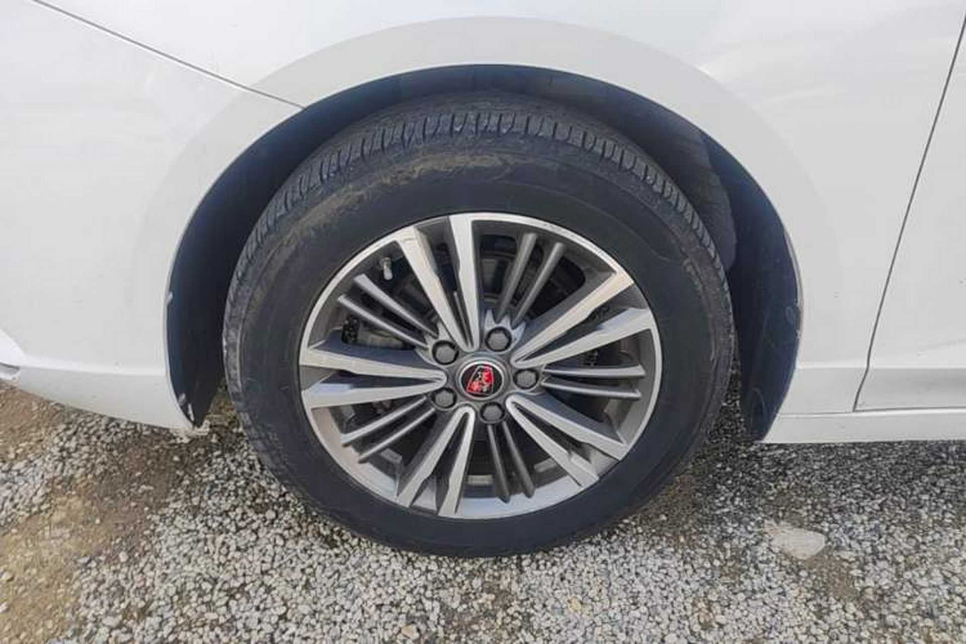 Used Roewe i5 2019 1.5L Automatic 4G Connected Langhao Edition Left Front Wheel Hub