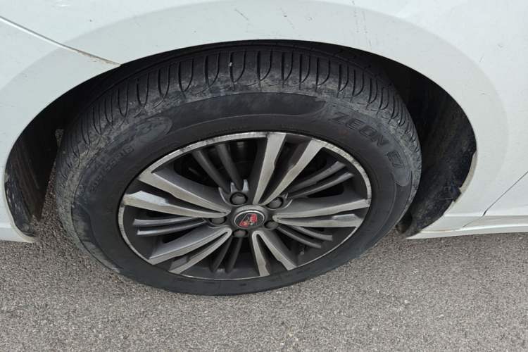 Used Roewe i5 2019 1.5L Manual 4G Connect Leehao Flagship Edition Left Front Wheel Hub