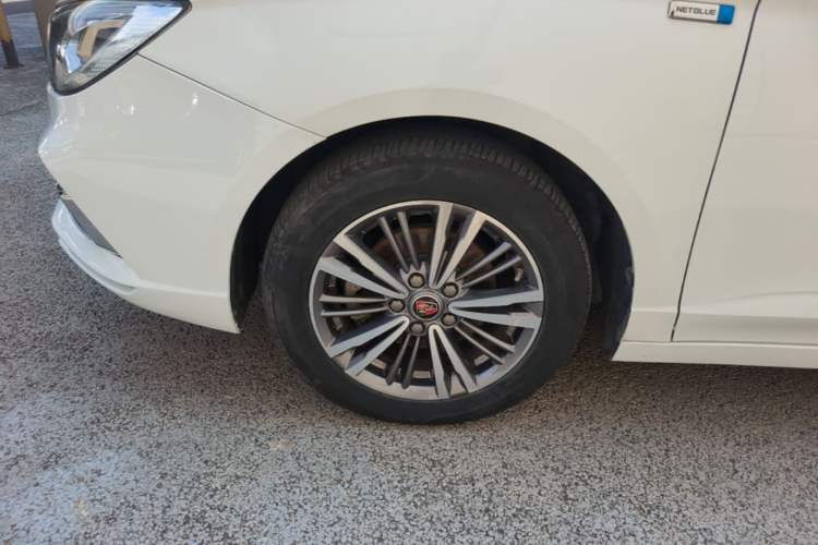Used Roewe i5 2019 1.5L Automatic 4G Connected Langhao Edition Left Front Wheel Hub