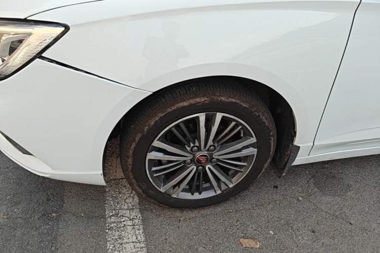 Used Roewe i5 2019 1.5L Automatic 4G Connected Langhao Edition Left Front Wheel Hub