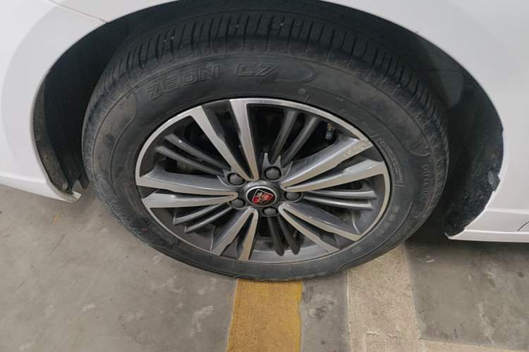 Used Roewe i5 2019 1.5L Automatic 4G Connected Langhao Edition Left Front Wheel Hub