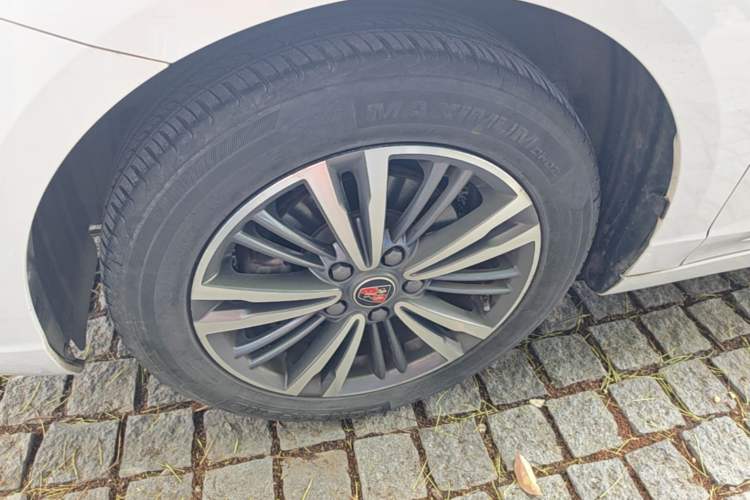 Used Roewe i5 2019 1.5L Automatic 4G Connected Langhao Edition Left Front Wheel Hub