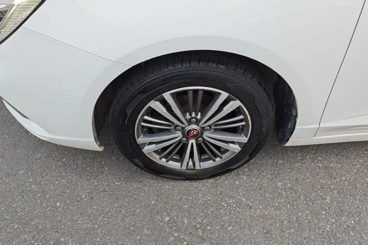 Used Roewe i5 2019 1.5L Manual 4G Connectable Langhao Edition Left Front Wheel Hub