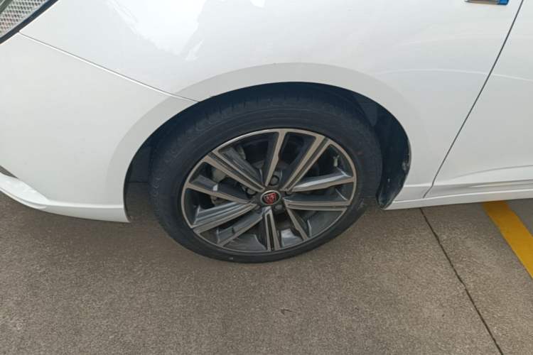 Used Roewe i5 2019 20T Automatic 4G Connected Supercharged Flagship Edition Left Front Wheel Hub