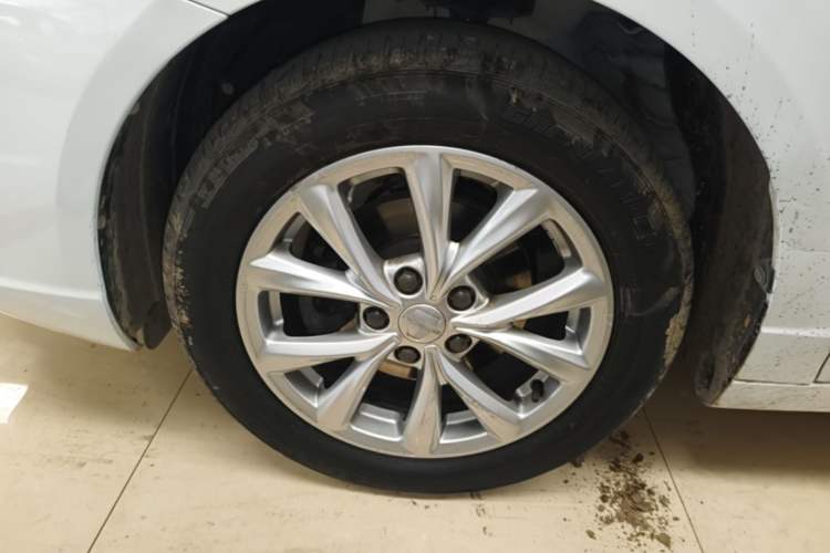 Used Roewe i5 2019 1.5L Manual 4G Connected Langyue Edition Left Front Wheel Hub