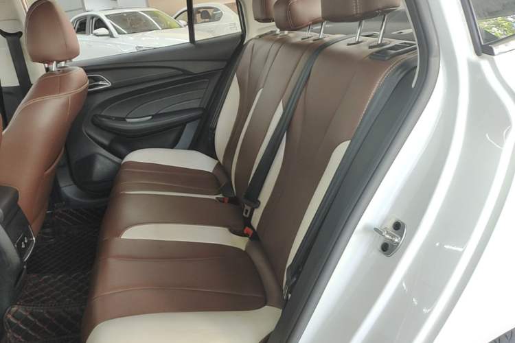 Used Roewe i5 2019 1.5L Automatic 4G Connected Langyue Edition Left Rear Seat