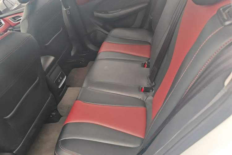 Used Roewe i5 2019 20T Automatic SmartConnect Luxury Prestige Edition Left Rear Seat