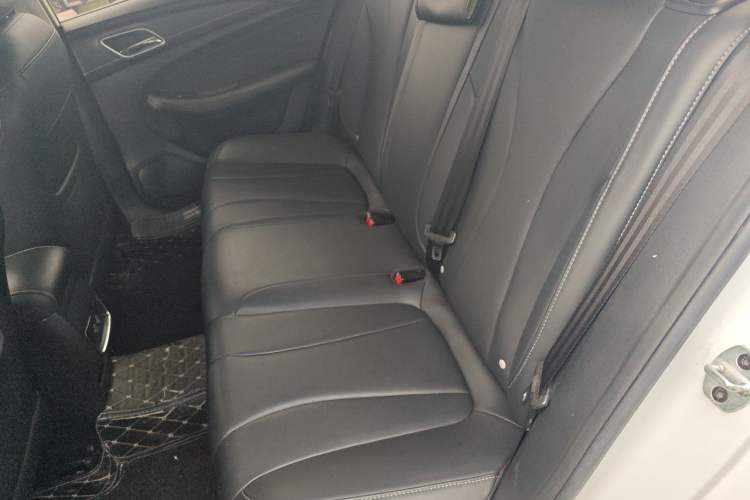 Used Roewe i5 2019 1.5L Automatic 4G Connected Linghao Flagship Edition Left Rear Seat