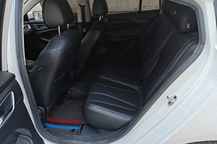 Used Roewe i5 2019 20T Automatic 4G Connect Luxury Flagship Edition Left Rear Seat