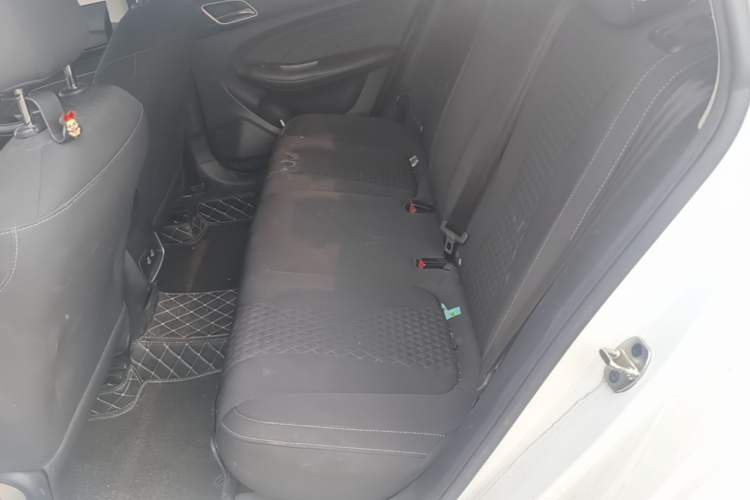 Used Roewe i5 2019 1.5L Automatic 4G Connected Langyue Edition Left Rear Seat